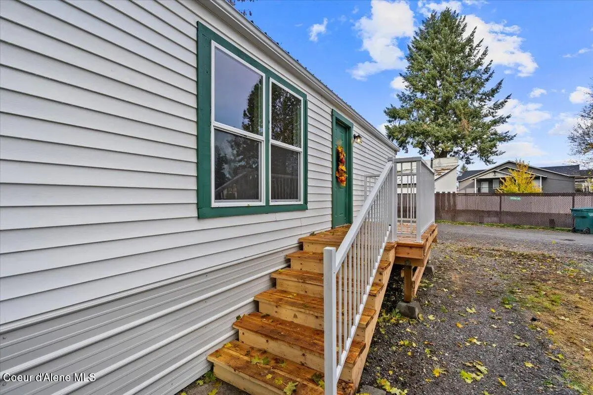 118 E MID TOWN LN, Hayden, ID 83835 - Image #1