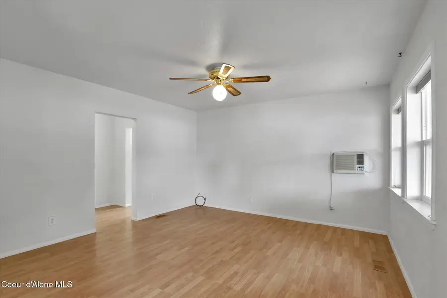 706 W Davidson Ave, Coeur Dalene, ID 83814 - Image #3