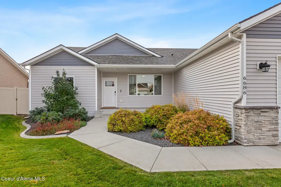 6686 W HARMONY ST, Rathdrum, ID 83858 - Image #2