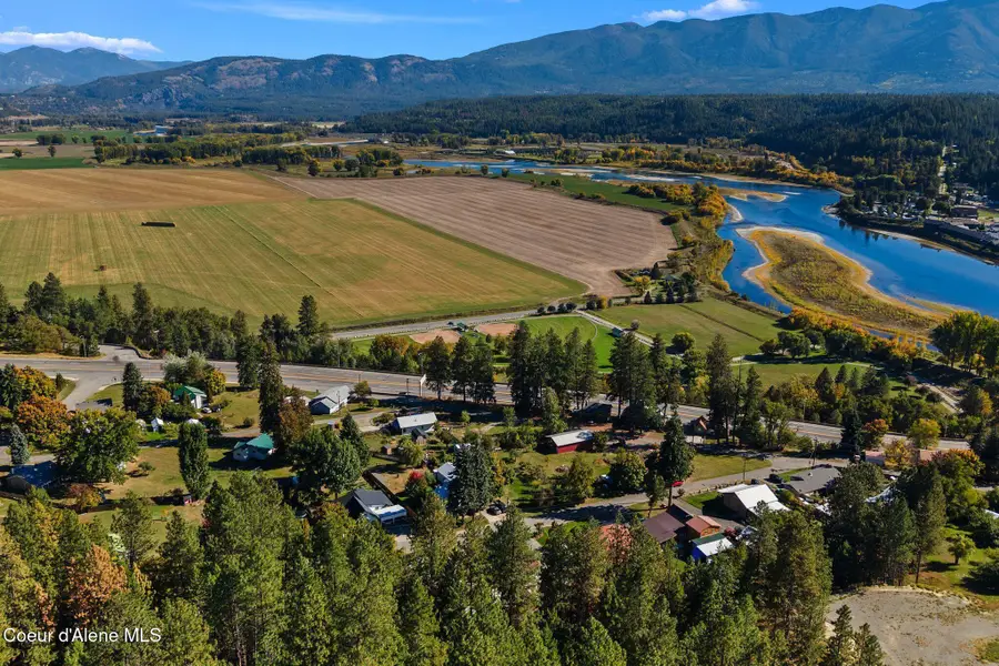 7492 Mohawk St, Bonners Ferry, ID 83805 - Image #2