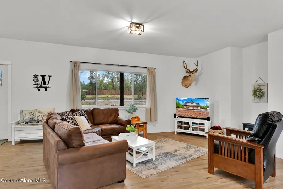 99 James Wy Rd, Oldtown, ID 83822 - Image #3