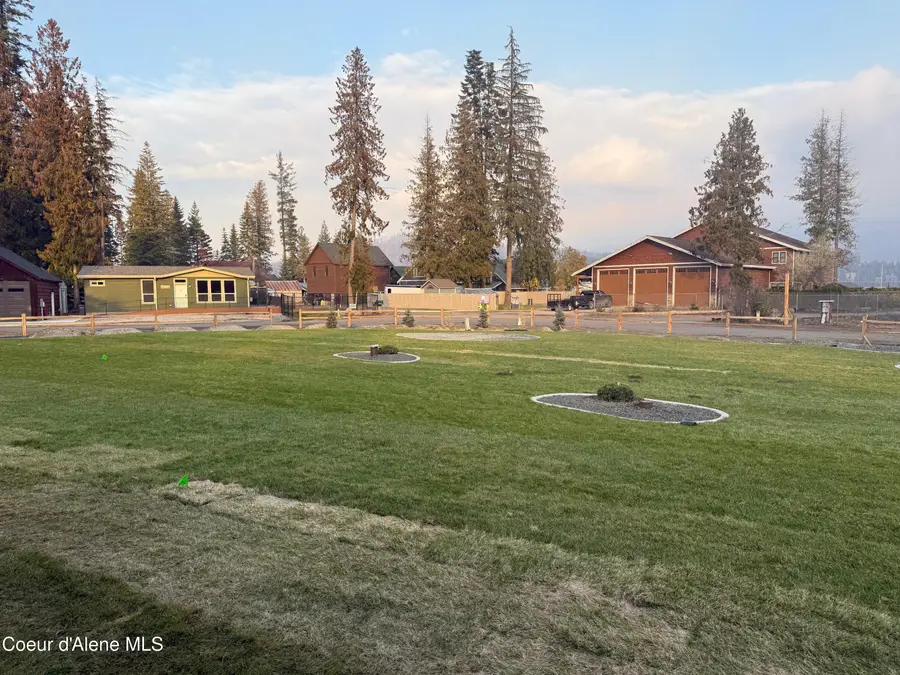 33 Rebecca Ln, Nordman, ID 83848 - Image #3
