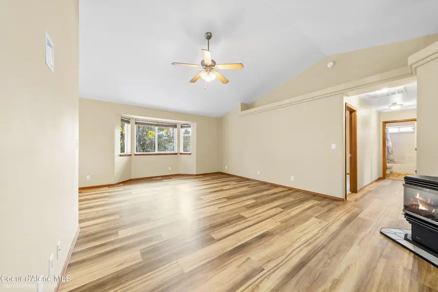 9192 N GREAT HALL DR, Hayden, ID 83835 - Image #2