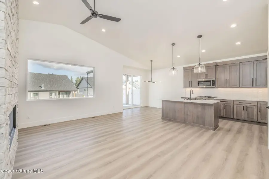 9117 W Cultivator Ave, Rathdrum, ID 83858 - Image #2