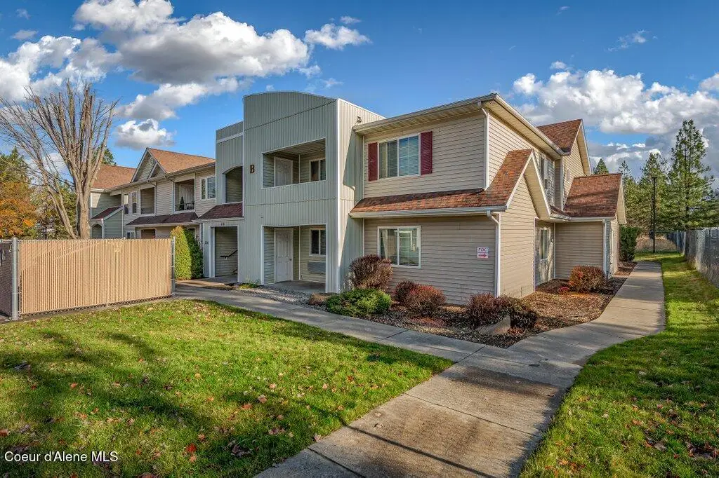 308 N GREENSFERRY RD #109, Post Falls, ID 83854 - Image #1