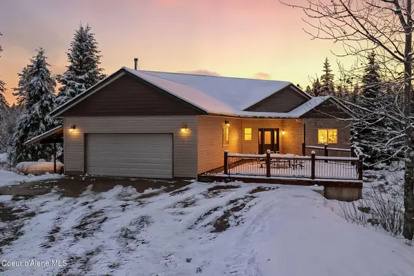 162 S Cedar View Estates Rd, Blanchard, ID 83804