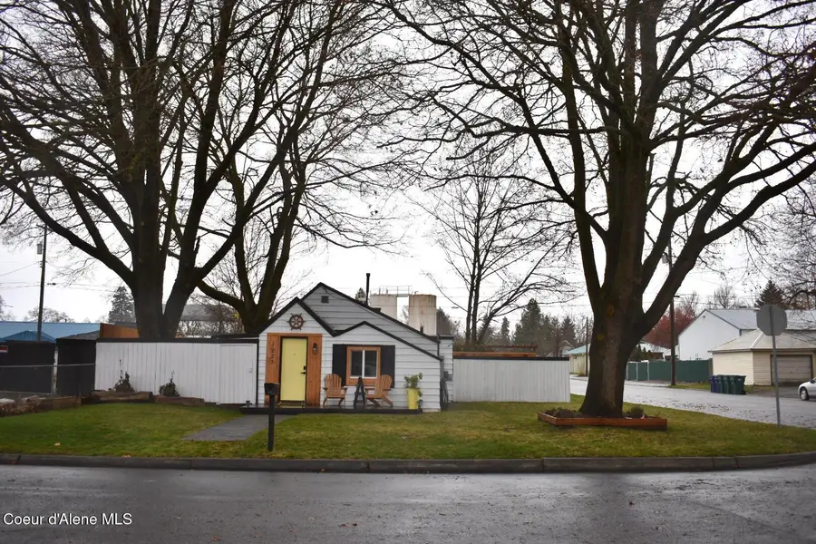 1223 N 1st St, Coeur Dalene, ID 83814 - Image #2