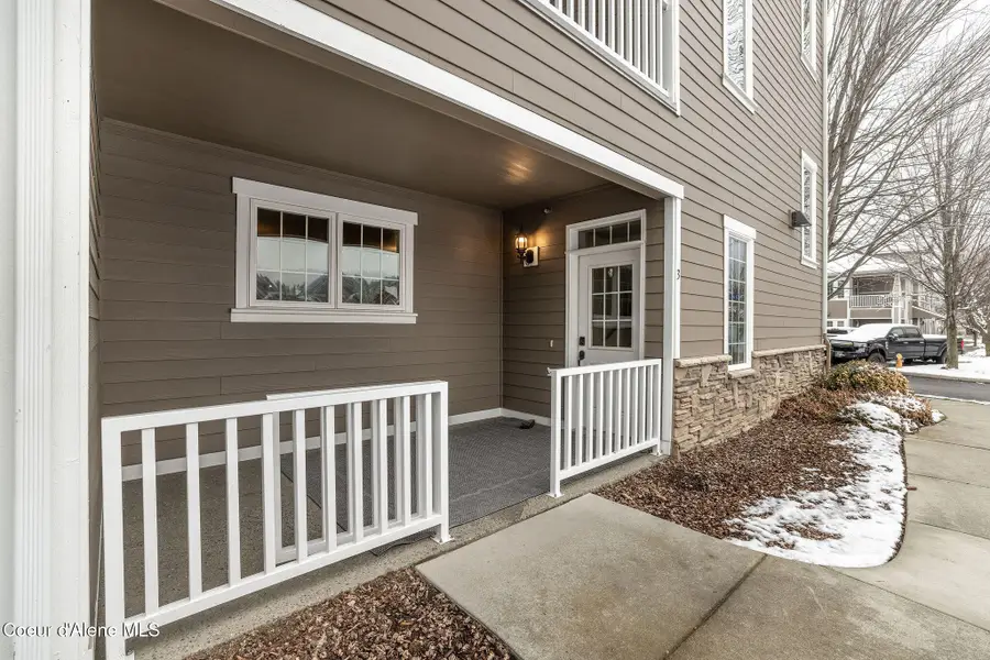 4444 W GREENCHAIN LOOP #3, Coeur Dalene, ID 83814 - Image #2