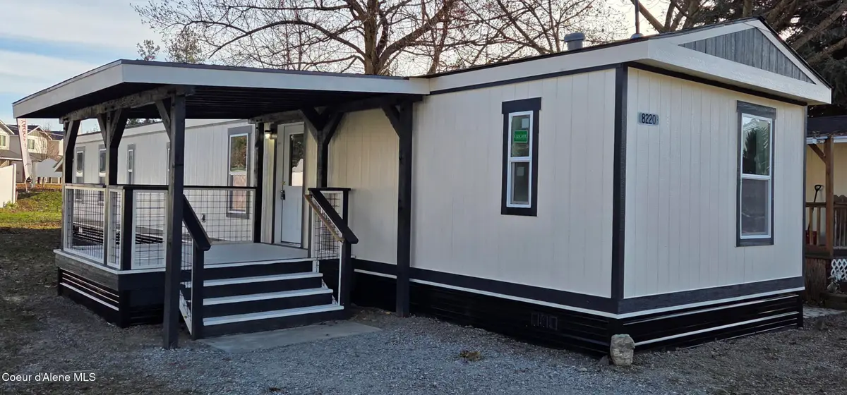 8220 W BORDON CT, Rathdrum, ID 83858 - Image #1