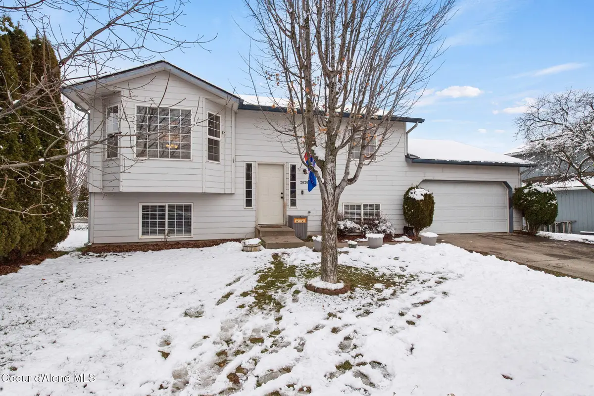 2020 N STAGECOACH DR, Post Falls, ID 83854 - Image #1