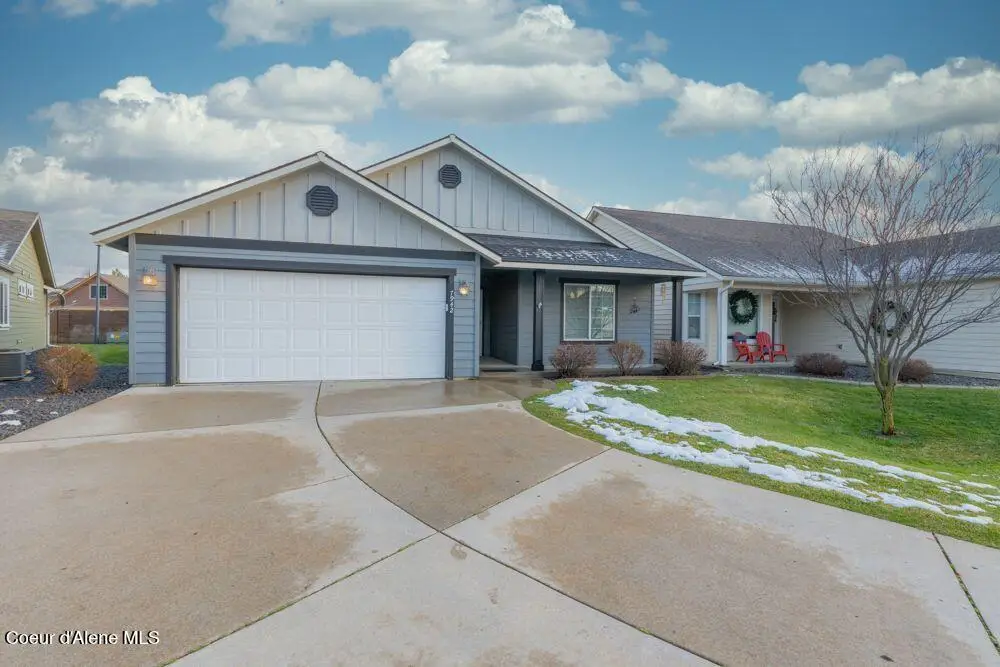 7942 W KAYAK CT, Rathdrum, ID 83858 - Image #1