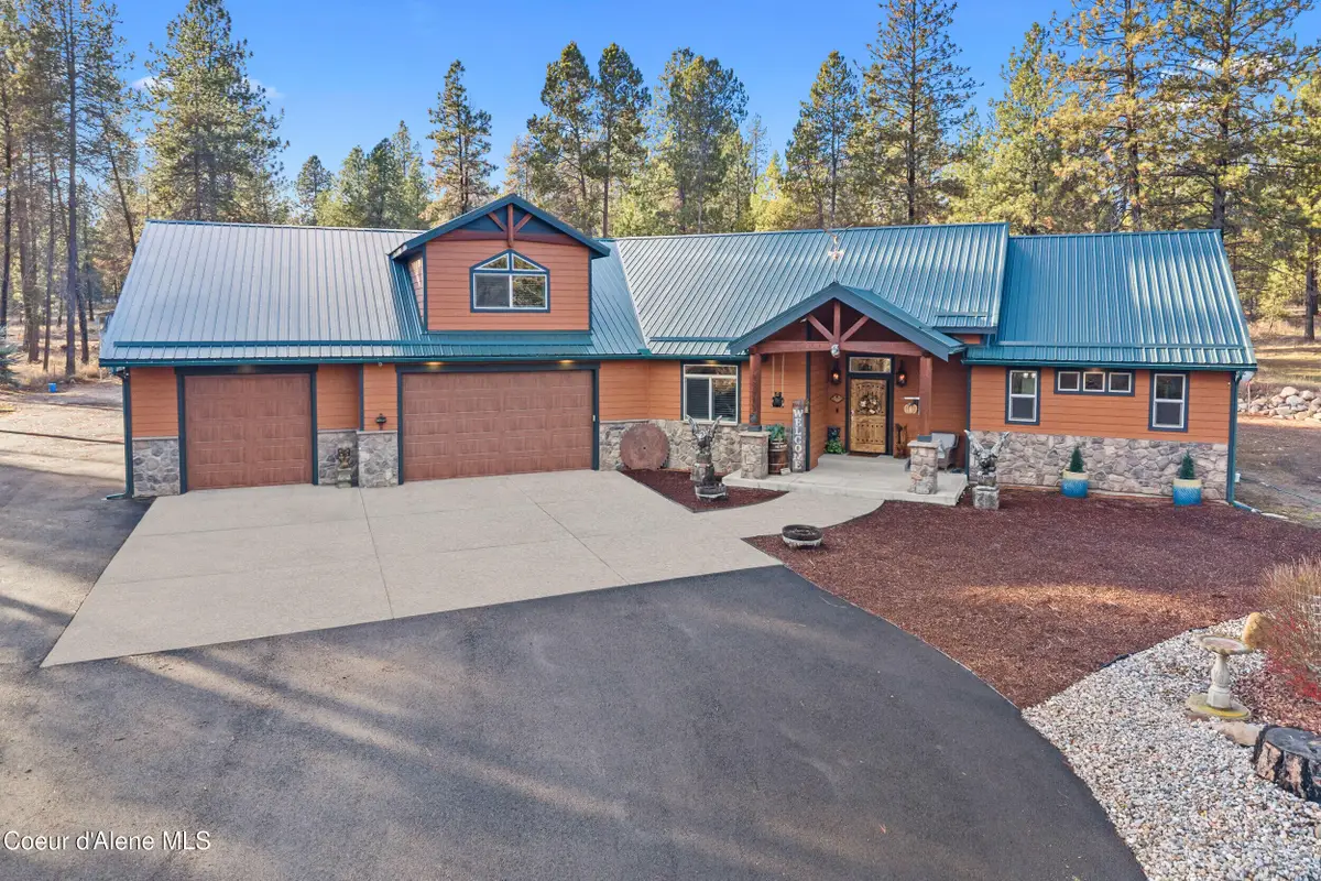 28615 N Milan Rd, Chattaroy, WA 99003 - Image #1