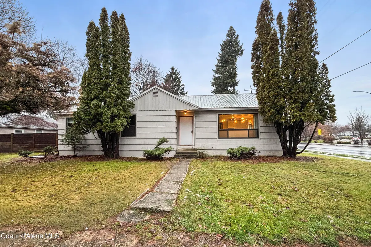 727 N Sixth St, Sandpoint, ID 83864 - Image #1