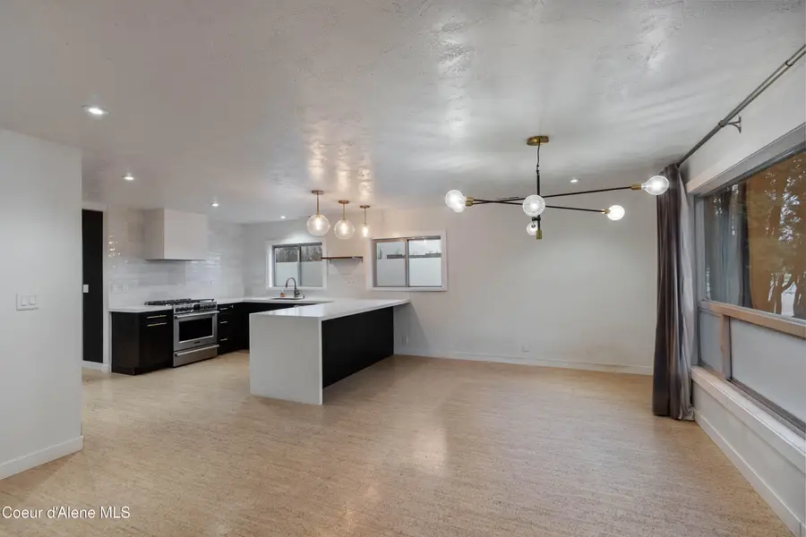 727 N Sixth St, Sandpoint, ID 83864 - Image #2