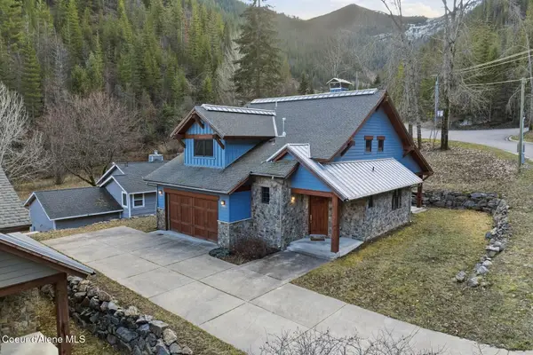 1019 Main St, Wardner, ID 83837