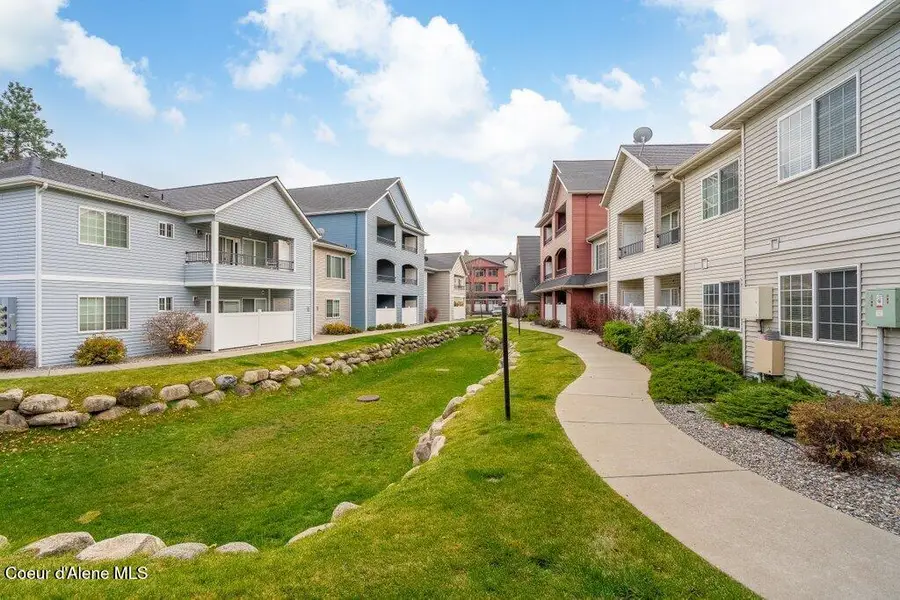 352 N PROMENADE LOOP #103, Post Falls, ID 83854 - Image #2