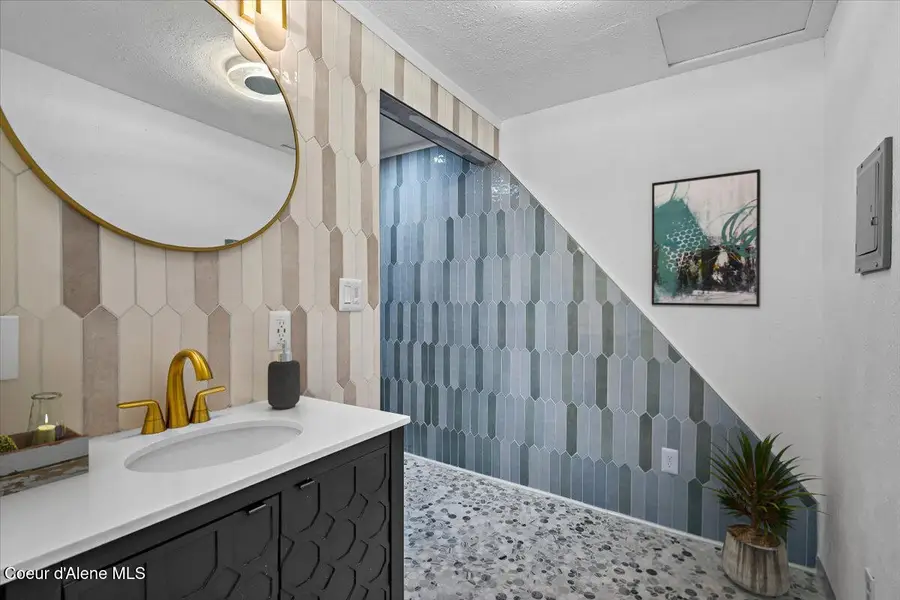 503 N 2ND ST, Coeur Dalene, ID 83814 - Image #2