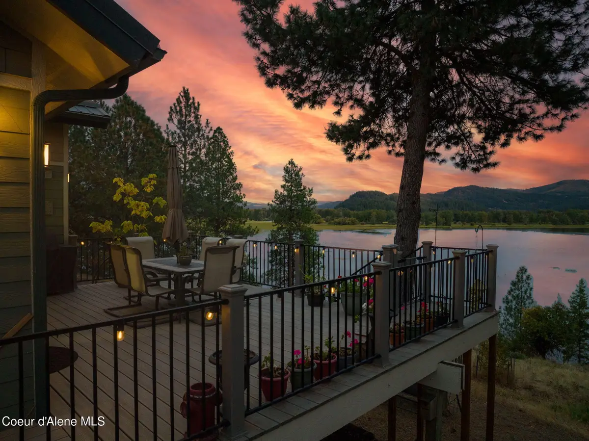 1611 E Round Lake RD, Saint Maries, ID 83861 - #1