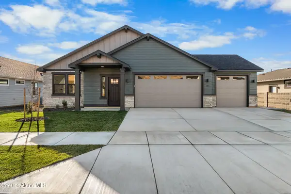6476 N Suncrest Ln, Rathdrum, ID 83858