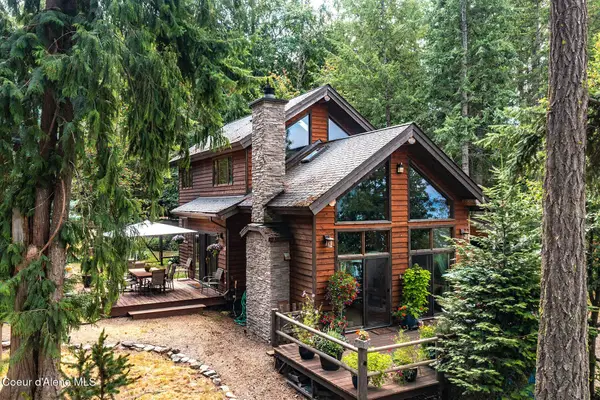 23 W Bay Wood Ln, Hope, ID 83836