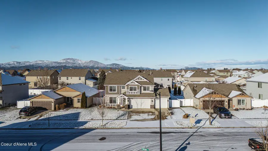 1666 W Freeland Dr, Coeur Dalene, ID 83815 - Image #2