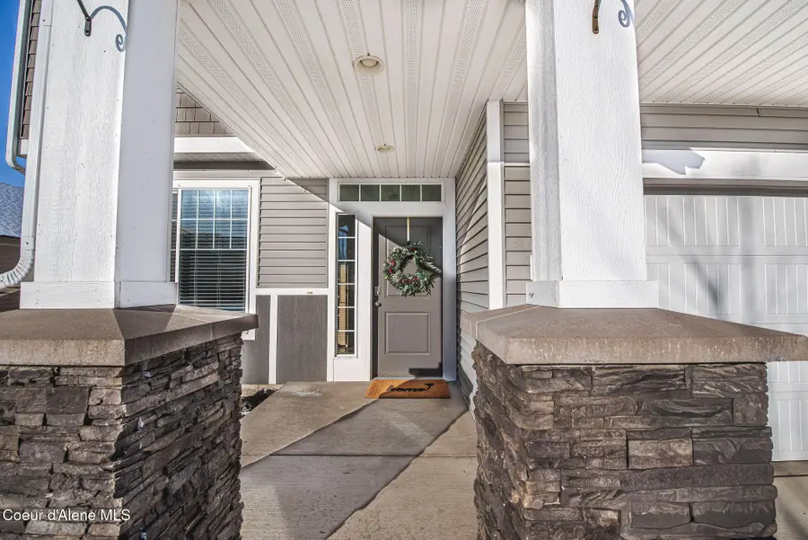 1666 W Freeland Dr, Coeur Dalene, ID 83815 - Image #3