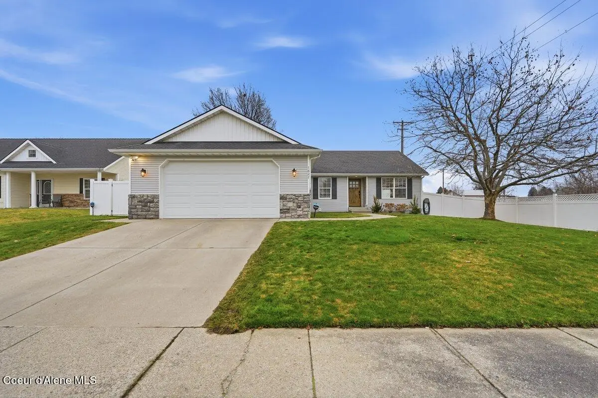 1627 W Cardinal Ave, Hayden, ID 83835 - #1