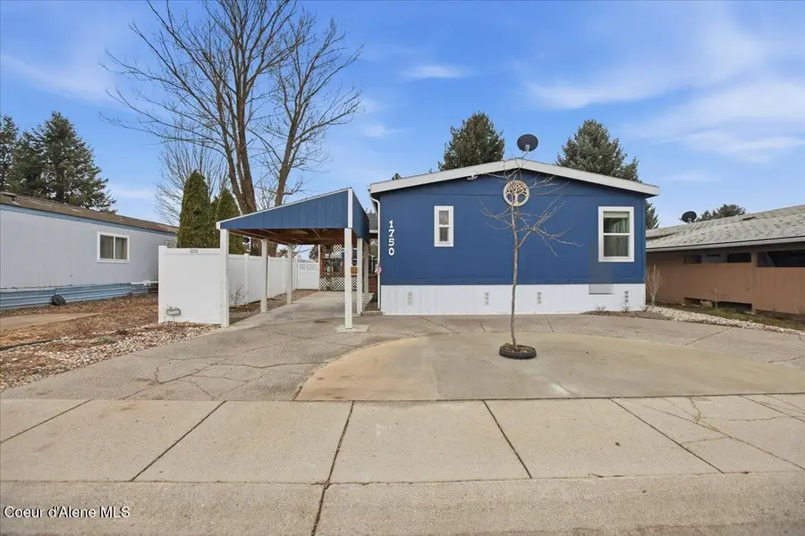 1750 W Yorkshire AVE, Coeur Dalene, ID 83815 - #3