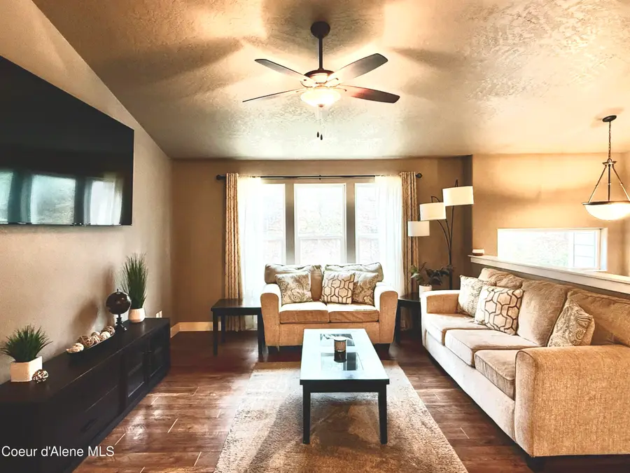 205 Old Farm RD, Pinehurst, ID 83850 - #2