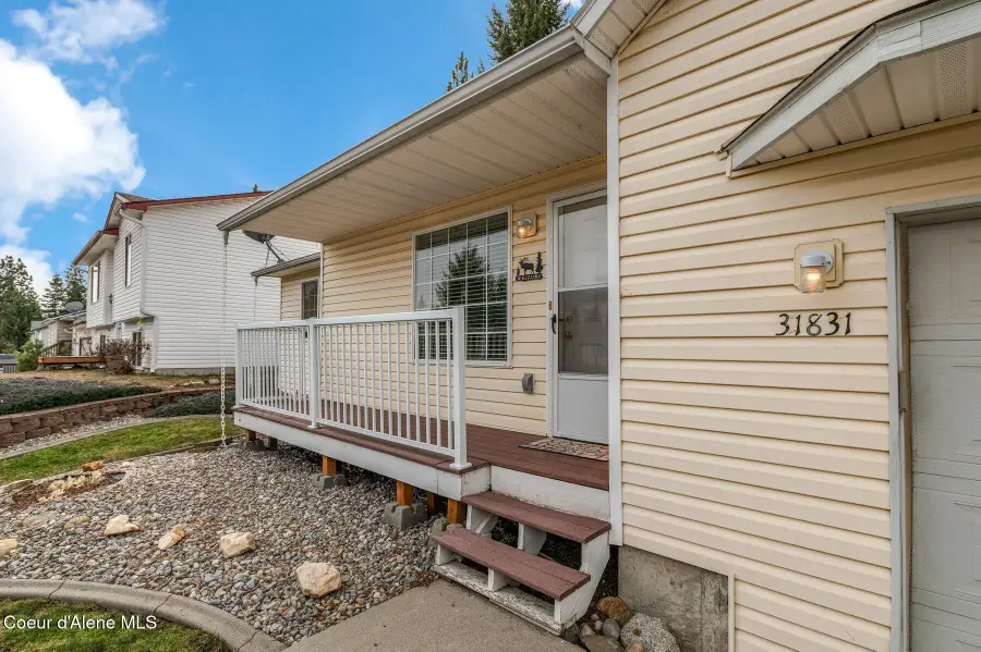 31831 N Middle AVE, Spirit Lake, ID 83869 - #3