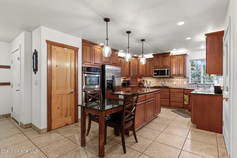 11074 W Riverview Dr, Post Falls, ID 83854 - #3