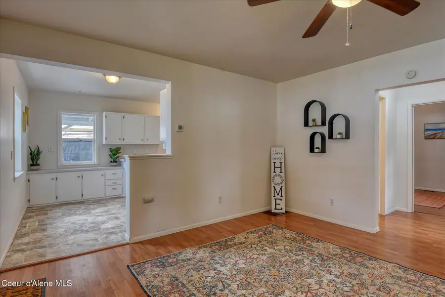 706 W Davidson Ave, Coeur Dalene, ID 83814 - #3