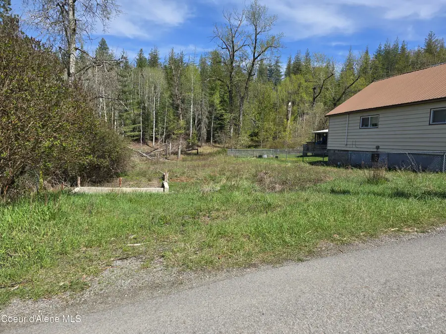 821 Lower Page RD, Smelterville, ID 83868 - Image #2