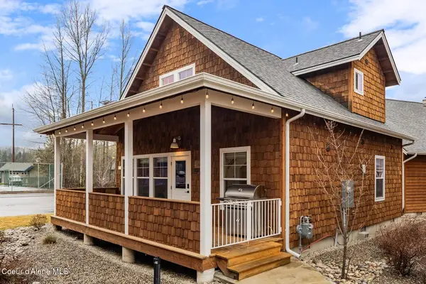 20 Hitchcock Dr, Dover, ID 83825