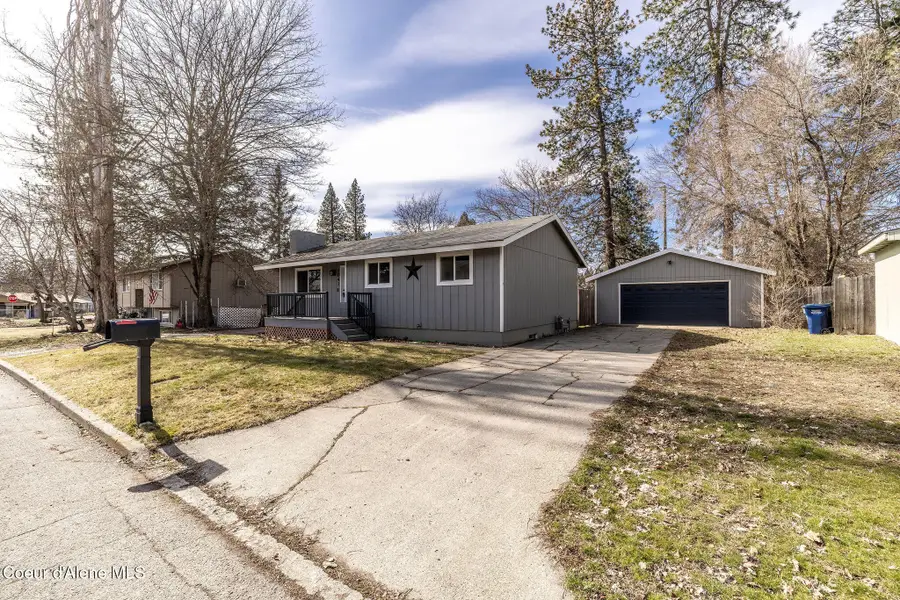 1041 N 17th St, Coeur Dalene, ID 83814 - #3