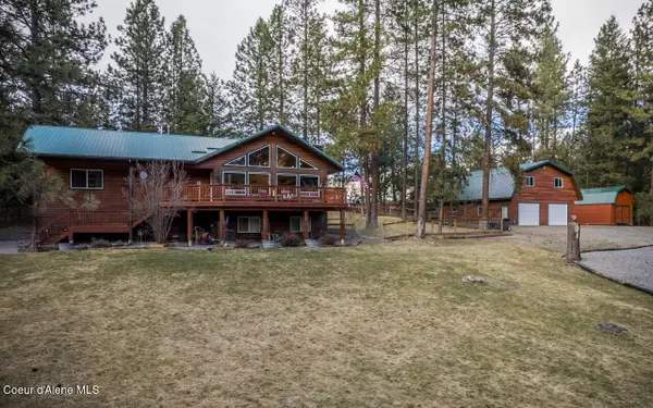 493 Rim Dr, Moyie Springs, ID 83845