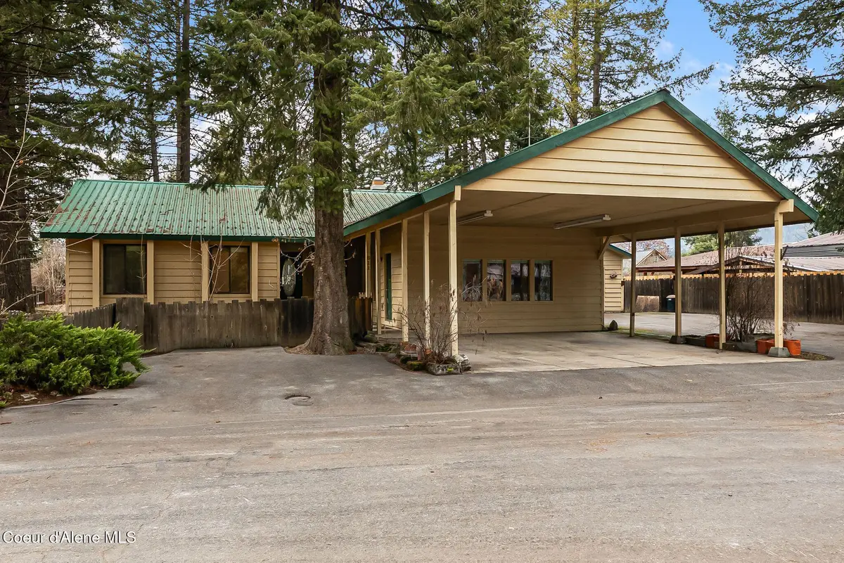 430 1st St, Priest River, ID 83856 - #1