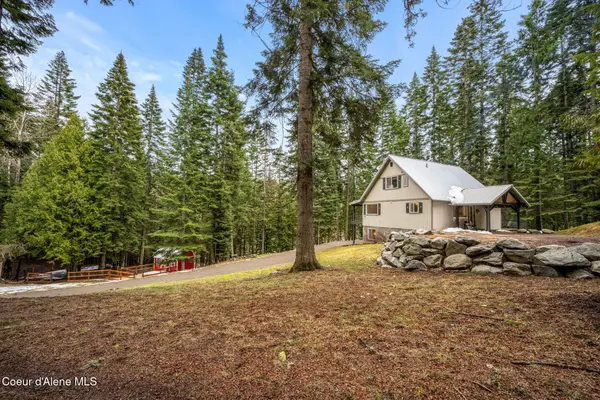 17875 N Richards Dr, Hayden, ID 83835