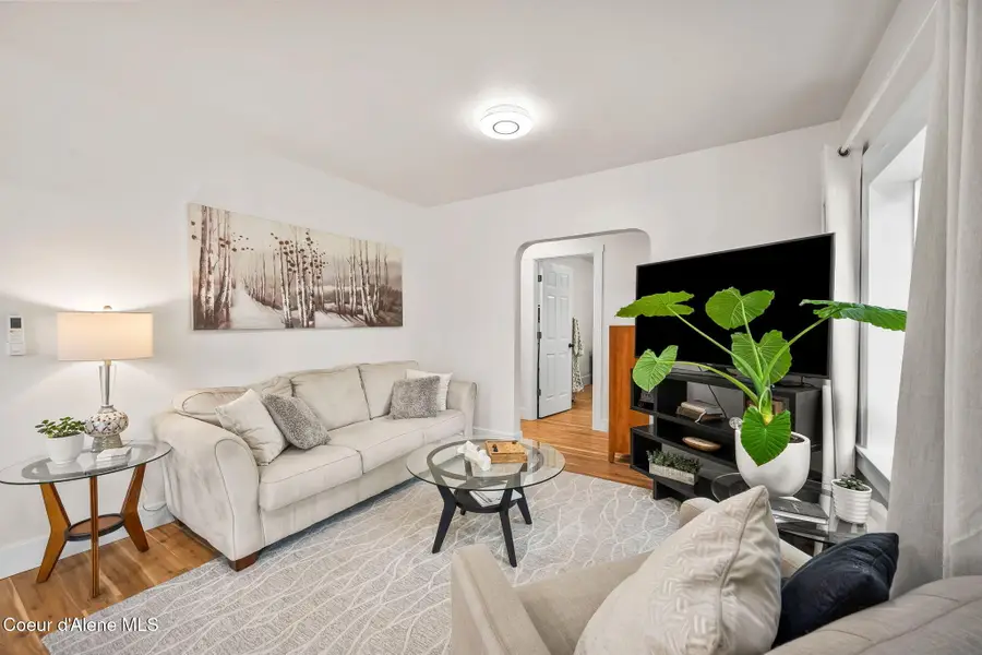 1039 N 16th ST, Coeur Dalene, ID 83814 - Image #2