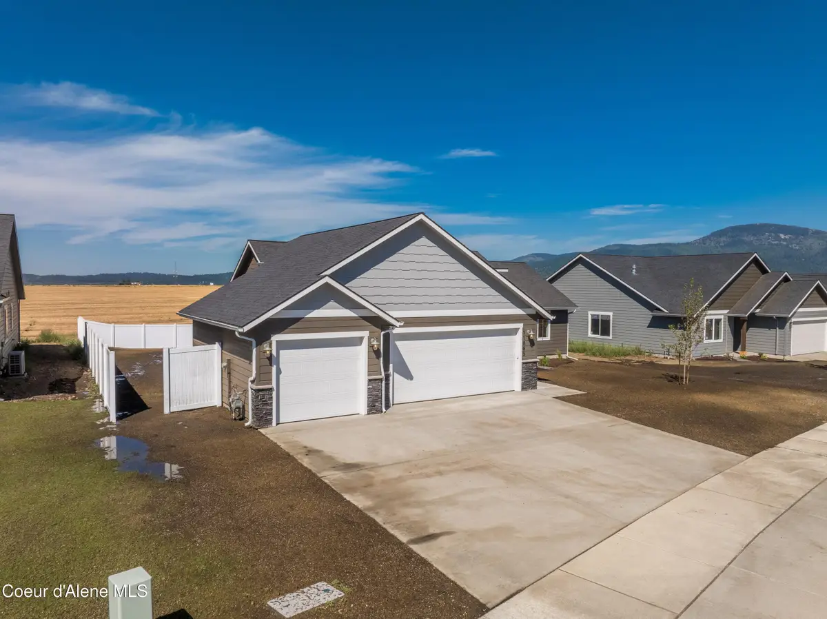 11865 N ENTWISTLE WAY, Rathdrum, ID 83858 - Image #1