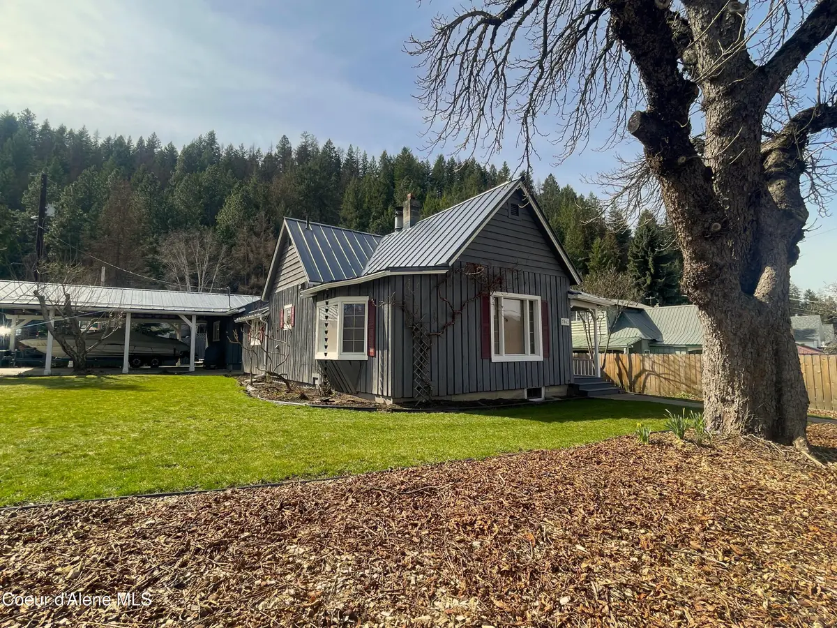 7042 Oak St., Bonners Ferry, ID 83805 - #1