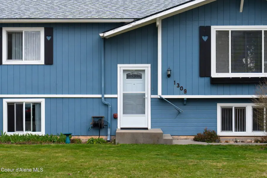 1309 E Homestead Ave, Coeur Dalene, ID 83814 - #3