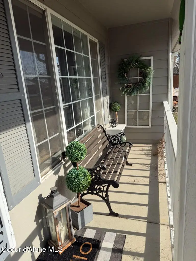 906 E Glacier Peak Dr, Post Falls, ID 83854 - #3