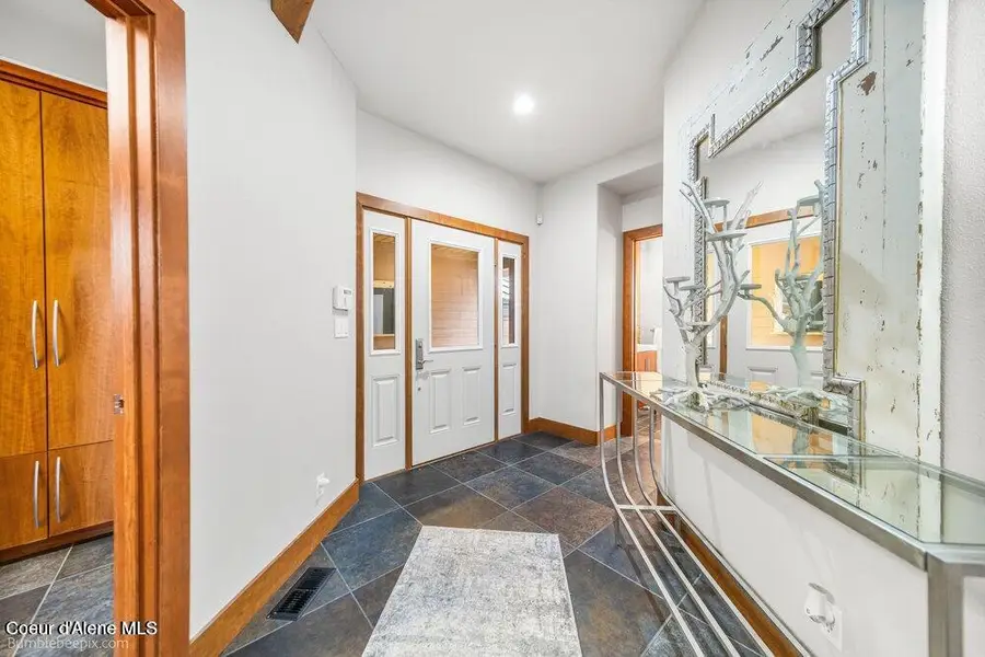 8817 W Riverview DR, Coeur D Alene, ID 83814 - #3