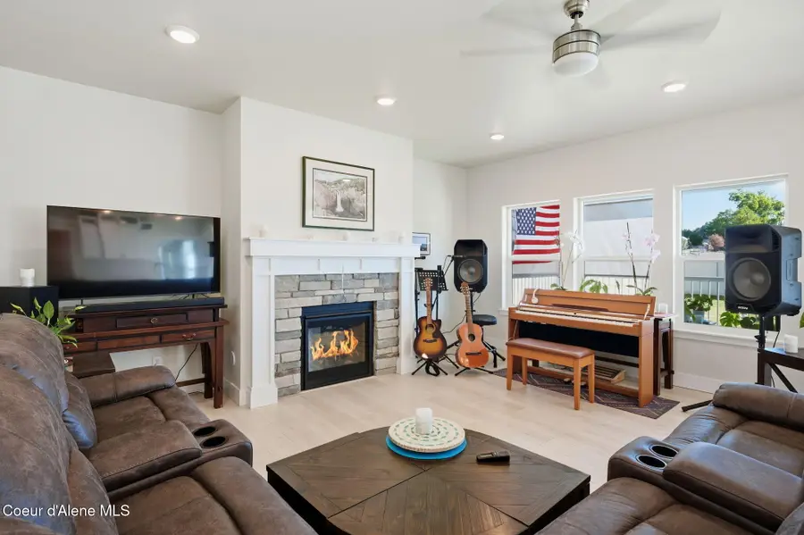 1389 E Ezra Ave, Hayden, ID 83835 - #3