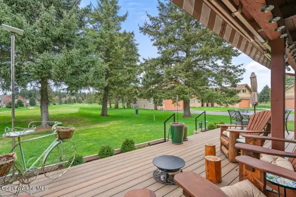 74 Bellflower Ct, Blanchard, ID 83804