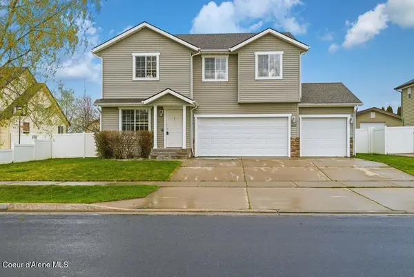 8312 N Courcelles PKWY, Hayden, ID 83835