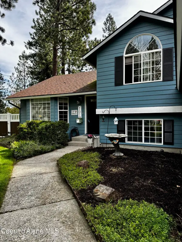 101 S Riverwood CT, Post Falls, ID 83854