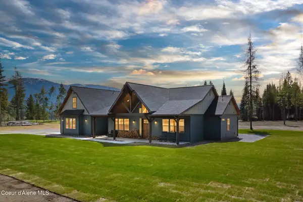 122 Windswept Ct, Naples, ID 83847