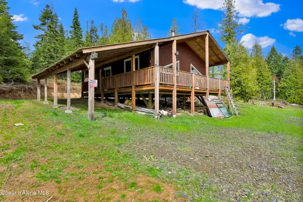1149 Dusty LN, St. Maries, ID 83861